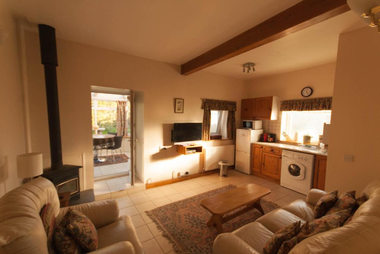 Greyfield Farm Cottages Farmborough Экстерьер фото