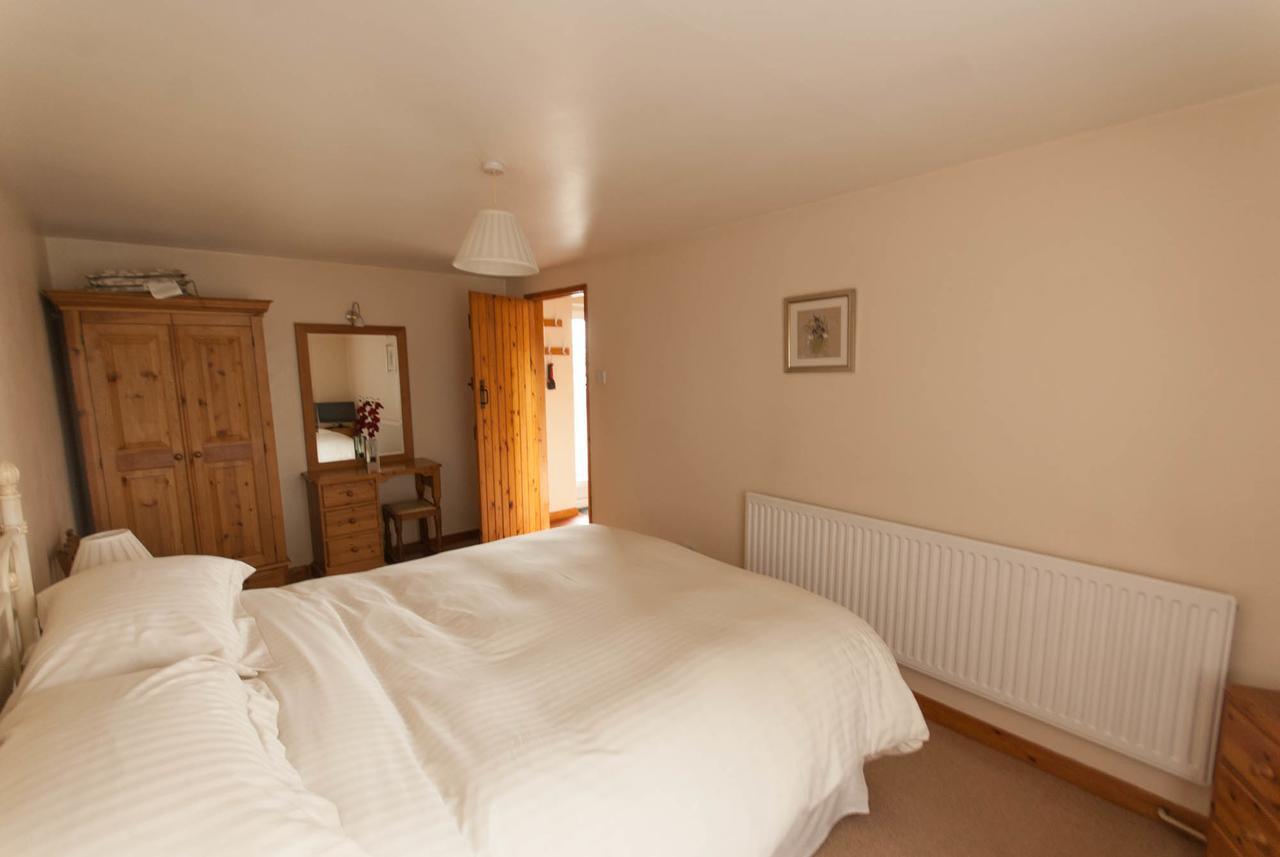 Greyfield Farm Cottages Farmborough Экстерьер фото