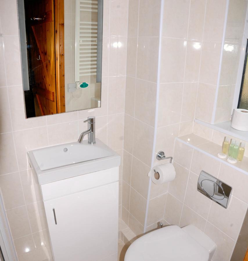Greyfield Farm Cottages Farmborough Экстерьер фото