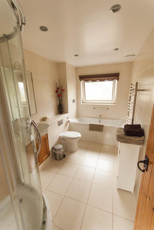 Greyfield Farm Cottages Farmborough Экстерьер фото